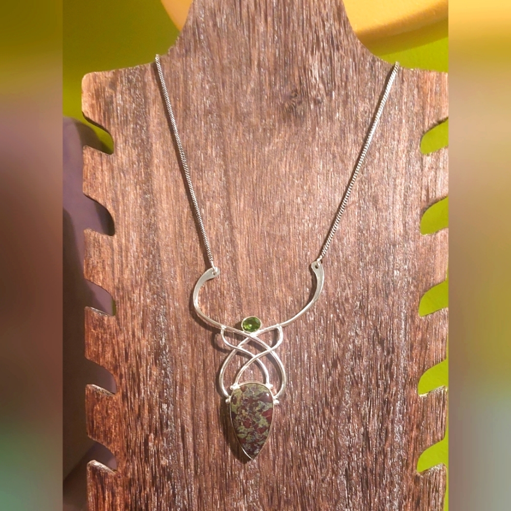 Unique Dragon Stone Necklace - Picture 1 of 5
